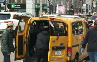 New York Taxi + Fahrgäste WF