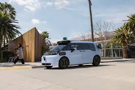 TAXI Waymo Zeekr