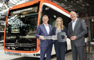 Rekord: 70.000 Citaro von Mercedes-Benz – der vollelektrisch angetriebene Jubiläumsbus eCitaro fährt in den Niederlanden70,000 Citaro buses from Mercedes-Benz – the all-electric eCitaro anniversary bus is on the road in the Netherlands