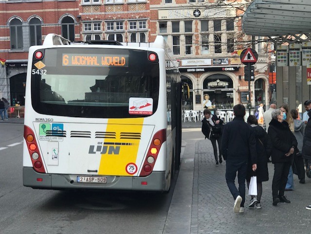 BUS De Lijn few passengers