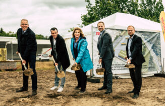 Premiere mit MOIN in Lüneburg: Daimler Buses errichtet erstmals komplett neuen E-Bus Betriebshof eines KundenPremiere with MOIN in Lüneburg: Daimler Buses builds a completely new electric bus depot for a customer for the first time