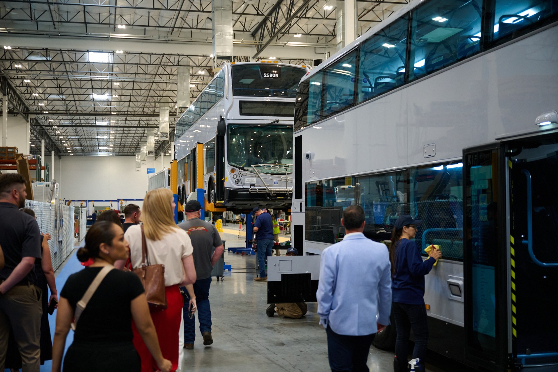 BUS Alexander Dennis opens Las Vegas facility (2) (resized)