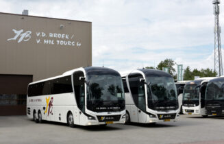 BUS vdbroekvmiltours18