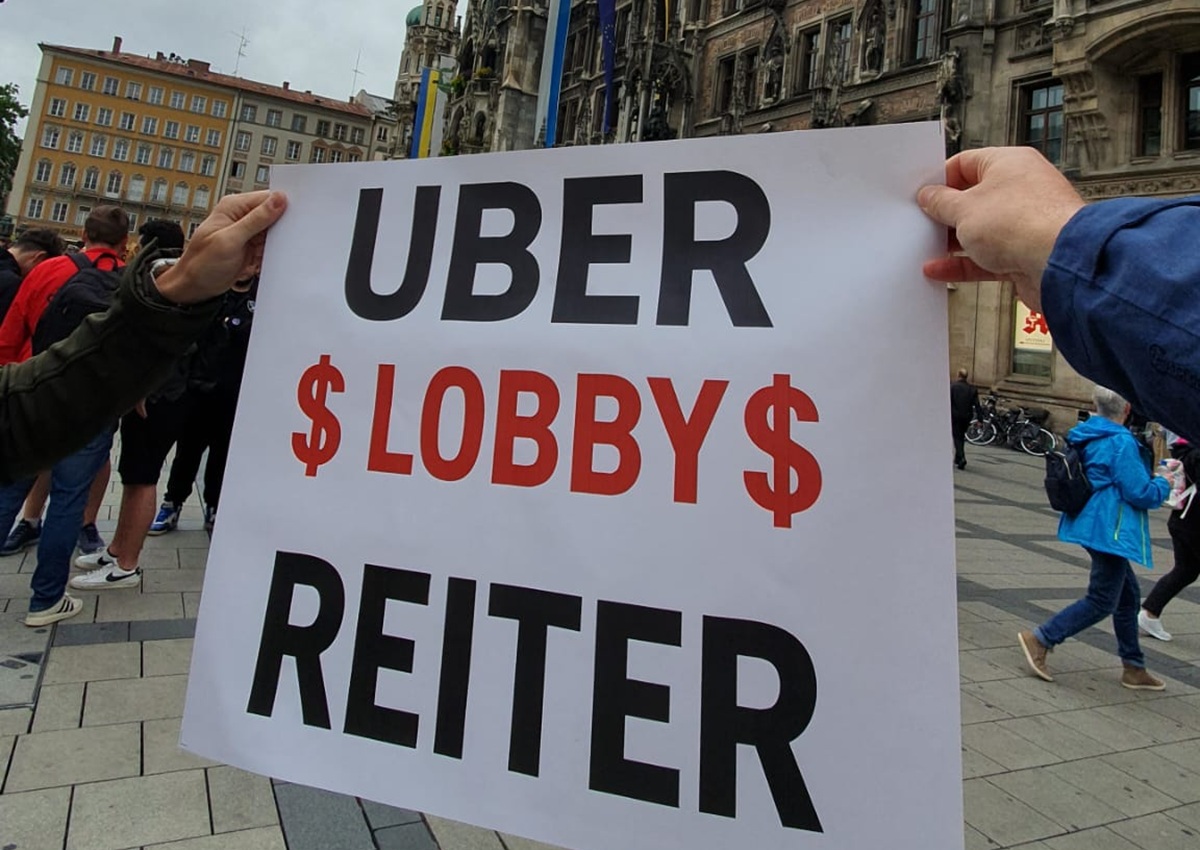 TAXI 1 Uber Lobby