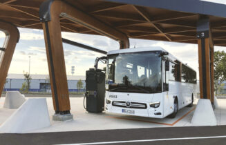 Daimler Buses startet Ausbau öffentlicher LadesäulenDaimler Buses launches expansion of public charging stations