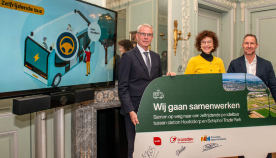 BUS 2 Ondertekening-samenerkingsovereenkomst-20251119-3985 (1)