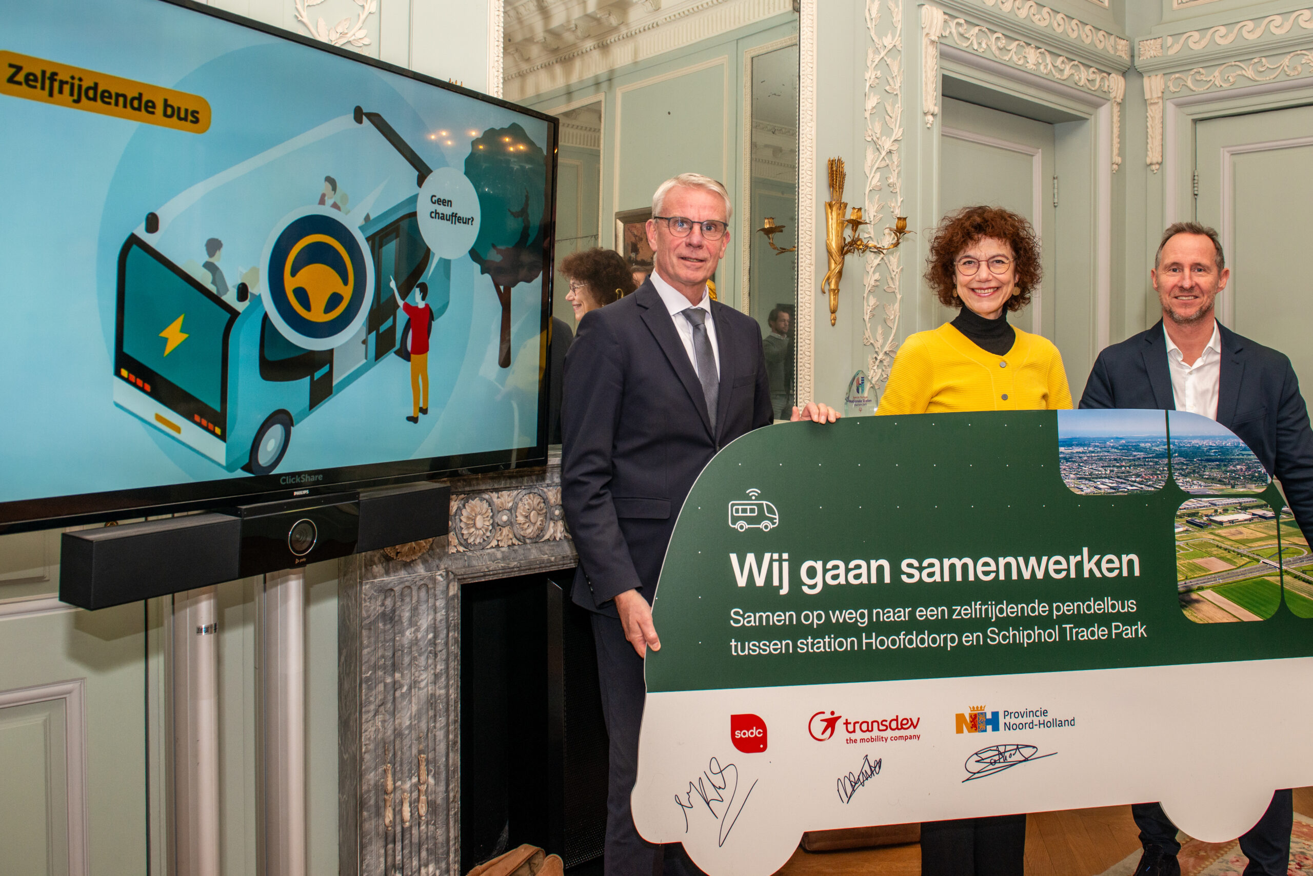 BUS 2 Ondertekening-samenerkingsovereenkomst-20251119-3985 (1)