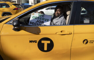 TAXI 2 Taxi drivers supporting app colleagues mit