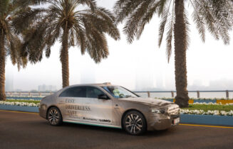 Mercedes-Benz und Momenta kooperieren mit lokalem Mobilitätsanbieter Lumo für Robotaxi-Angebot mit S KlassenMercedes-Benz and Momenta team up with local mobility provider Lumo for S Class robotaxi offering