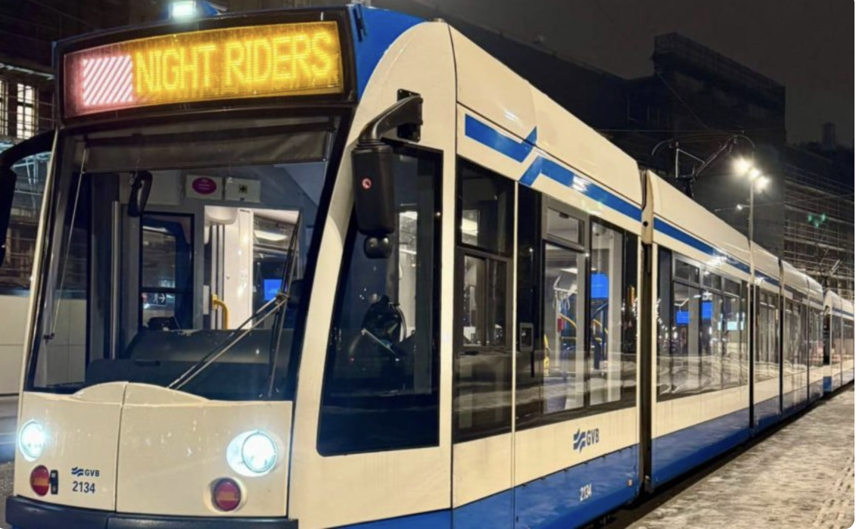 MOB GVB de-icing tram