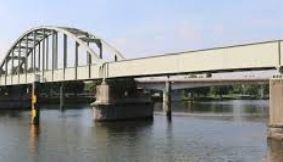 RAIL Spoorbrug Maastricht Rover