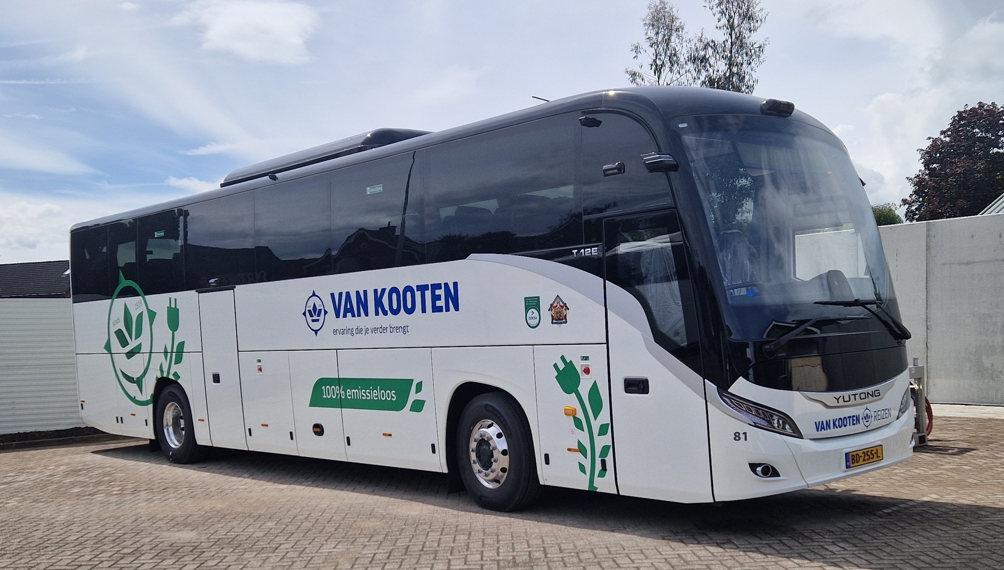 BUS Van Kooten touringcar