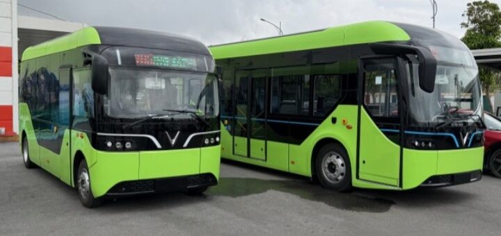 BUS Vinfast buses