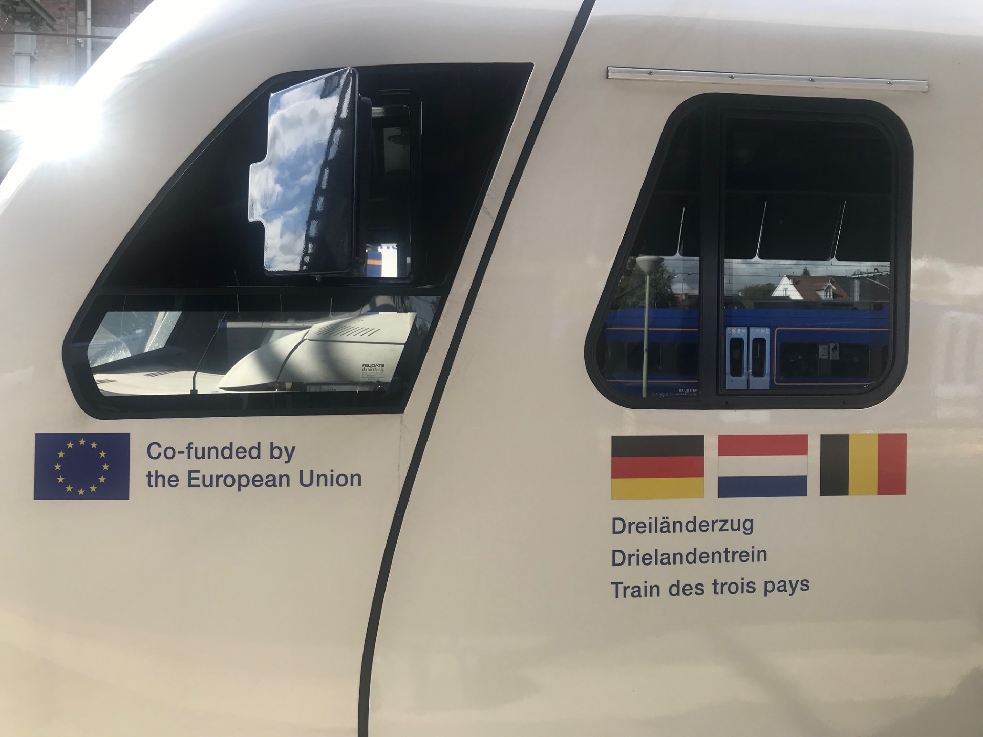 RAIL Arriva 3-landentrein