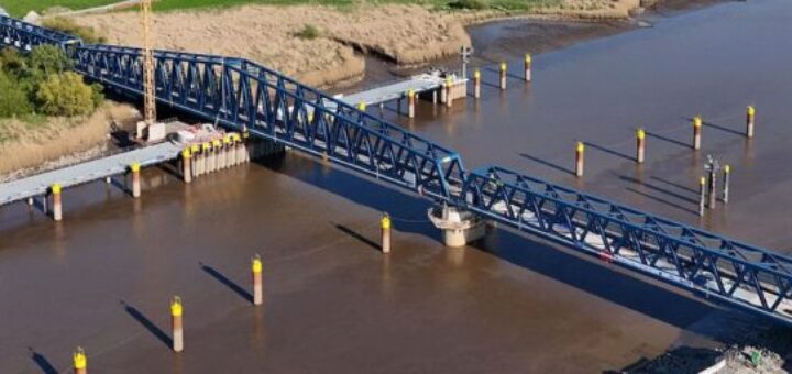 RAIL Friesenbrücke Arriva-Friesenbruecke-geschlossen
