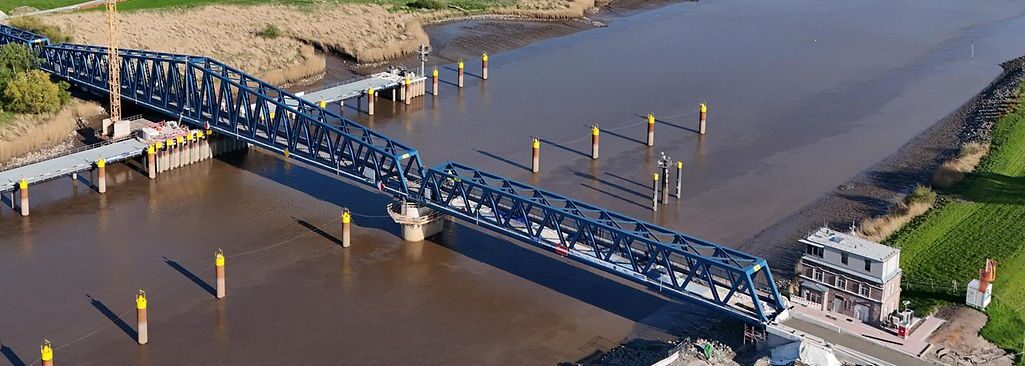 RAIL Friesenbrücke Arriva-Friesenbruecke-geschlossen