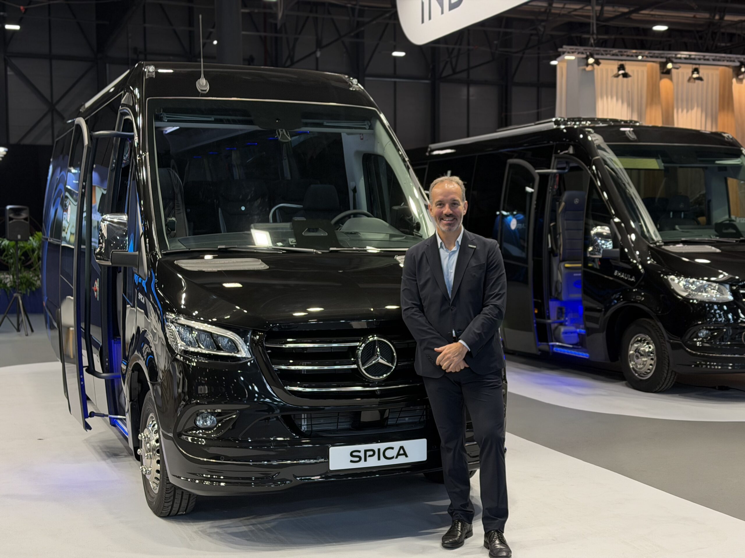 BUS INDCAR + CEO