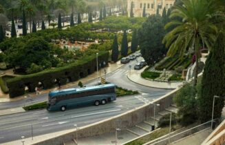 BUS 2 Volvo 9700_City street (1)